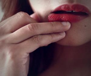 About peeling lips