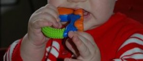 Baby teething symptoms