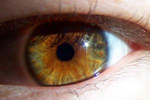 Color contacts for astigmatism