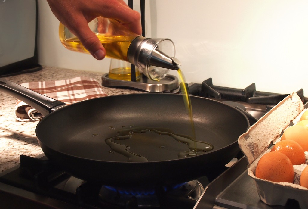 cooking-oil-what-really-is-the-best-to-use-nutrition-dieting