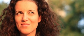 How To Tame Curly Hair