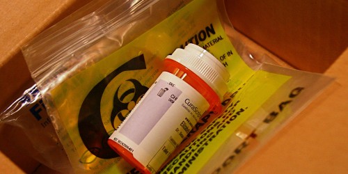 Report Says U.S. Doctors Prescribe Too Much Drugs And Don't Think About Alternative Treatments