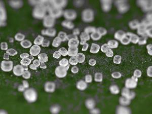 Gargling salt water benefits