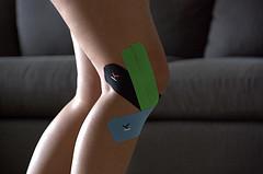 Knee support braces
