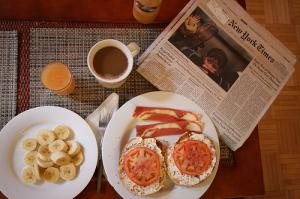 Lose weight by eating breakfast and drinking milk