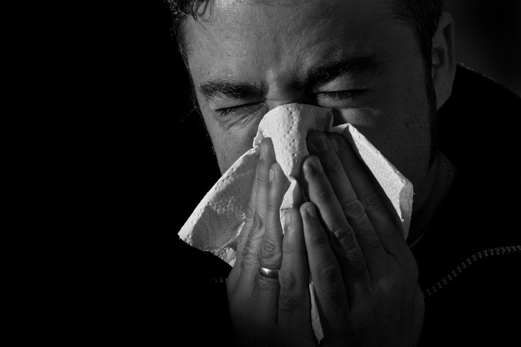 man-sneeze-b-w.jpg