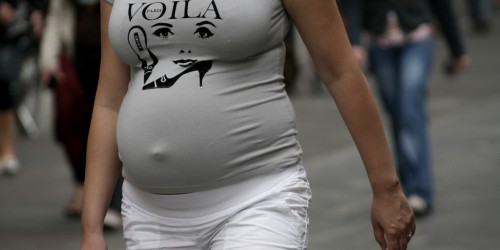 Becoming A Surrogate Mother: Issues To Consider