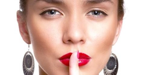 Women Wearing Red Lipstick Look Younger. Why?
