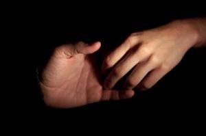 Reduce swelling in hands
