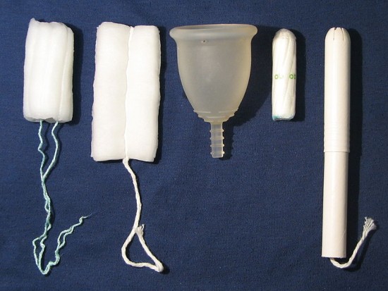 Using Tampons Or Pads | Women's Health articles | Family Health center ...